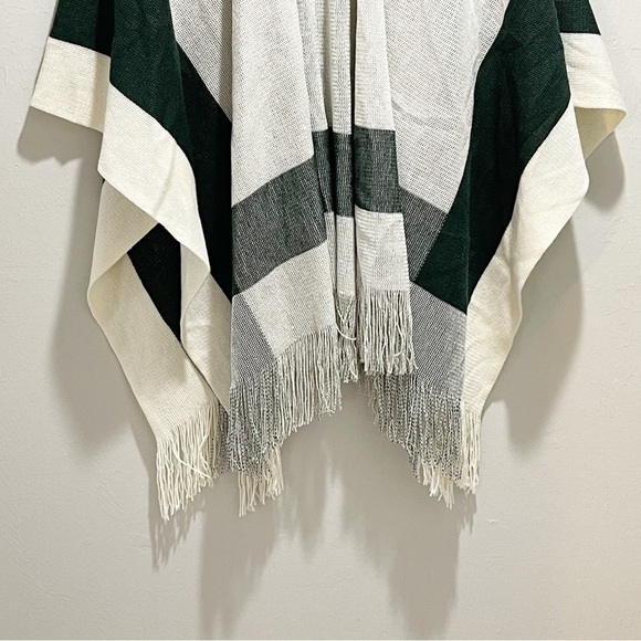 BCBG Women’s Green Ivory Stripe Shawl Wrap Fringed Open Front Gardenia OS - Picture 3 of 8